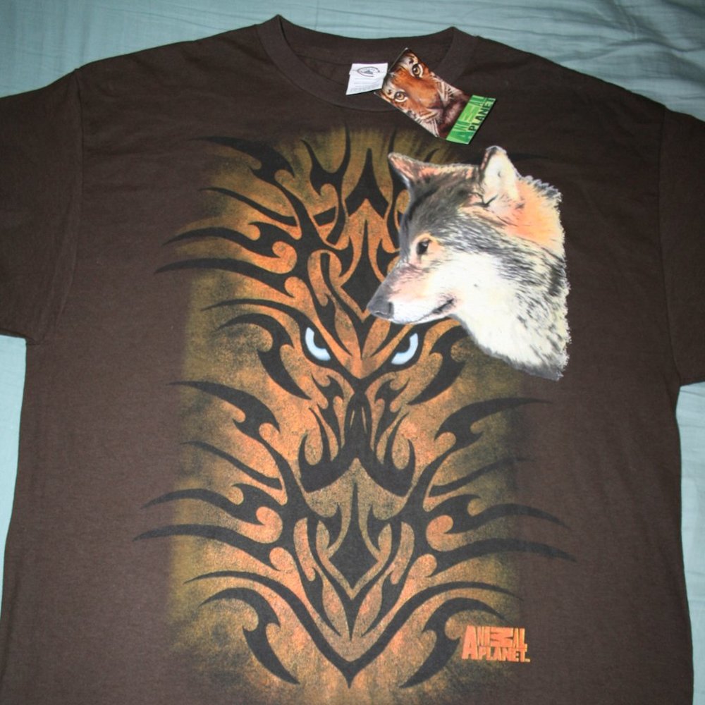 Animal Planet Tribal Wolf Shirt Large NWT